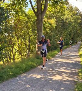 Siegerlächeln......mit Freude auf der Laufstrecke